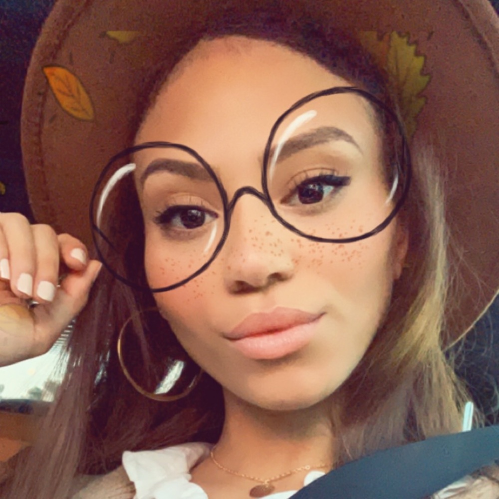 Meet your Posher, Alyssa